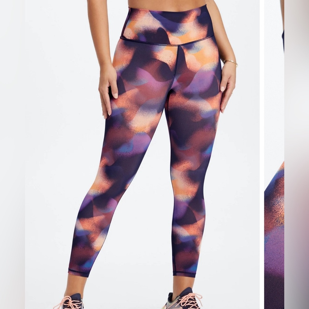 NWT Fabletics Define high-waisted 7/8 leggings